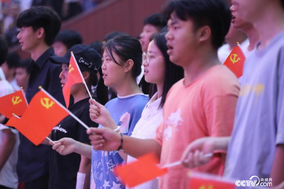 师生集体合唱《没有共产党就没有新中国》 师生集体合唱《没有共产党就没有新中国》
